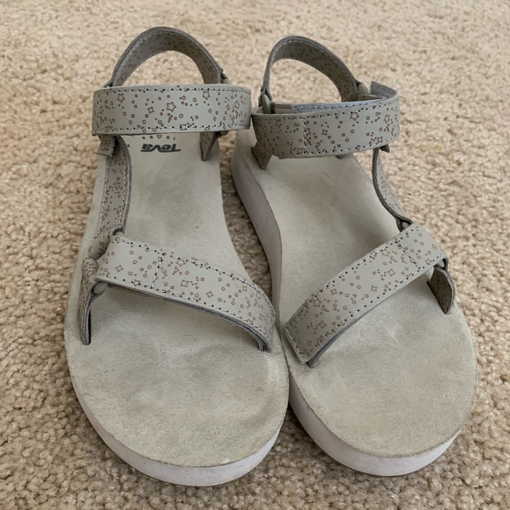 TEVA midform beige sandals with stars